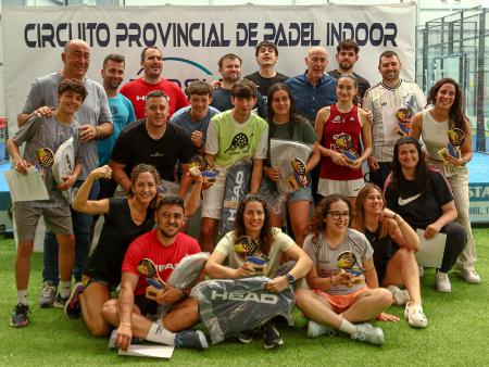 Jordan Cruz recupera el trono en el Master Final del Circuito Provincial de Pádel Indoor de la Diputación formando pareja con Andrés Tapia