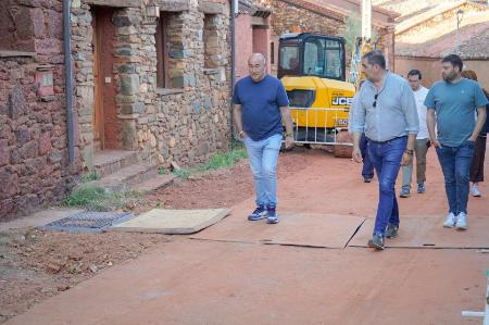 Miguel �ngel de Vicente completa la Ruta del Color del municipio de <h3 class='enlacePalabraNoticia' onclick='opcionBuscarActualidad('Riaza','')' >Riaza</h3> en un nuevo itinerario de visitas a pueblos del nordeste de la provincia
