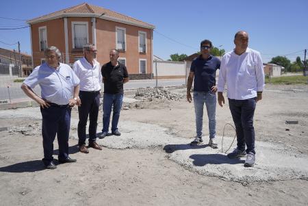 Varios alcaldes de la Campiña muestran a Miguel Ángel de Vicente cómo las infraestructuras urbanas y las garantías de ocio para sus vecinos...