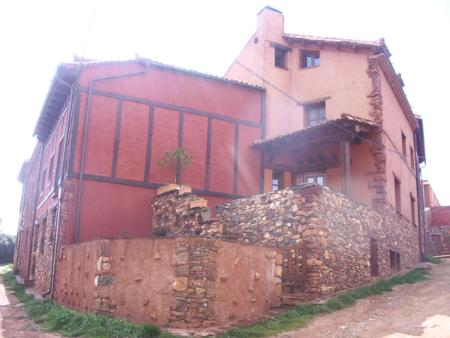 Construcción típica sometida a restauración.Villacorta