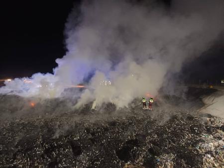 Imagen Los bomberos de la Diputación sofocan un incendio en el Centro de...