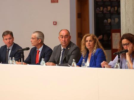 Imagen Miguel Ángel de Vicente participa en la Comisión de Diputaciones de la FEMP, que aprueba la Resolución de La Palma bajo el lema ‘Con la Palma. Seguiremos estando. Cerca. Siempre’