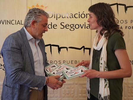 El Instituto de la Cultura Tradicional de la Diputación colabora con la segunda reedición del libro ‘Estampas de Aldea’, editado por...