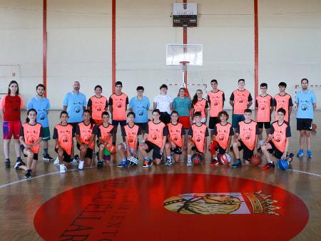 Imagen El tenis y el baloncesto han sido los protagonistas en una nueva jornada del programa Especialízate de la Diputación