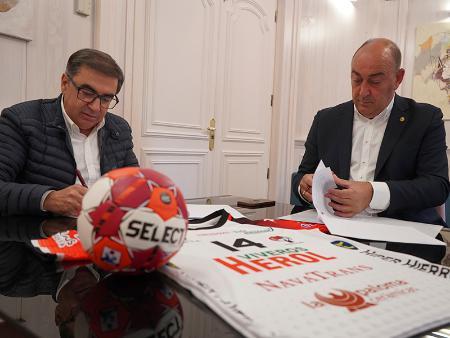 Imagen La Diputación mantiene la subvención de 60.000 euros al Balonmano Nava, con el objetivo de que el club pueda regresar lo antes posible a Liga Asobal