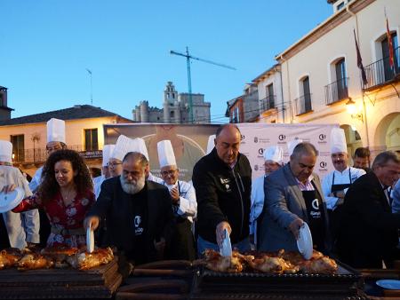 Turégano se convierte en la capital del cochinillo gracias al primer evento gastro – km0 organizado por la Diputación de Segovia