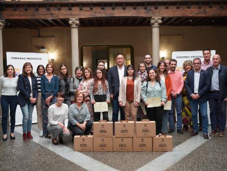 Imagen La Diputación agradece la labor realizada durante este año por los trece becarios que hoy se despiden de la institución