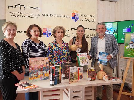 Imagen Los Bibliobuses de la Diputación inician su particular peregrinaje por...
