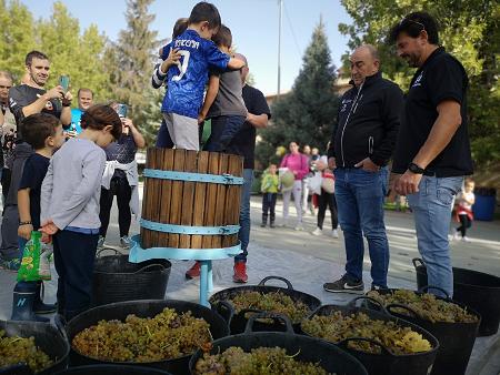 Miguel Ángel de Vicente continúa acercándose a las tradiciones y costumbres de todos los pueblos de la provincia