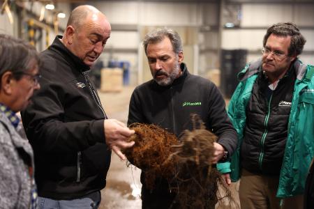 El presidente de la Diputación visita en Fuente El Olmo de Fuentidueña las instalaciones de la empresa PLANASA que emplea a medio millar de...