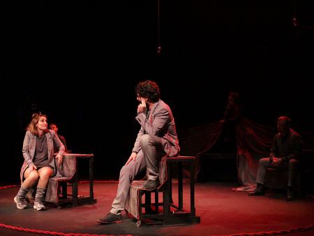 Crónica de 'Porvenir' en el Teatro Juan Bravo | El grito del presente del Porvenir