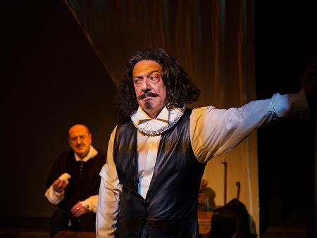 El reencuentro de Góngora y Quevedo en medio de ‘La niebla’ protagoniza el inicio del fin de semana sobre las tablas del Teatro Juan Bravo
