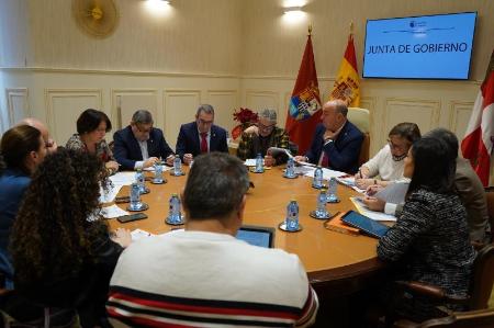 Imagen La Junta de Gobierno de la Diputación aprueba el reparto de cincuenta mil euros entre veintiún municipios para financiar las ‘Aulas para Convivir Cantando’