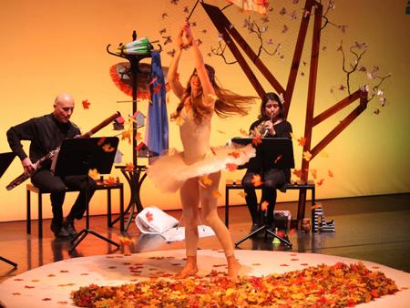 Teloncillo Teatro instala su jardín musical sobre el escenario del Teatro Juan Bravo