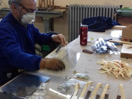 La Diputación colabora en el montaje de 1.500 pantallas protectoras para sanitarios, auxiliares de ayuda a domicilio y personal de limpieza