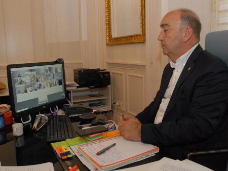 Miguel Ángel de Vicente participa en una reunión para valorar acciones conjuntas de promoción de las marcas colectivas de dieciocho diputaciones