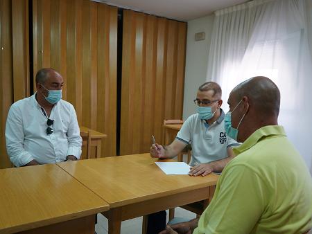El presidente de la Diputación muestra su interés por la situación sanitaria en los pueblos de la zona básica de salud de Íscar  