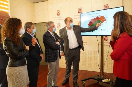 La Diputación de Segovia extiende una red provincial de extinción de incendios y proyecta su propio parque provincial de bomberos profesionales