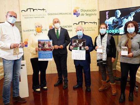 La residencia La Alameda, dependiente de la Diputación, presenta sus calendarios solidarios, que estarán a la venta en distintos puntos de la...