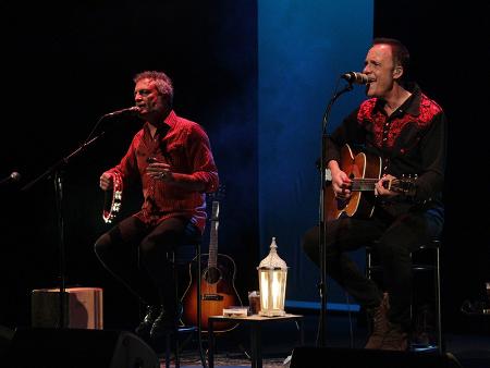 Crónica del concierto de M-Clan en el Teatro Juan Bravo | (Des)enchufados y salvajes