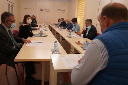 Un total de treinta y seis clubes de diferentes disciplinas deportivas de toda la provincia accede al reparto de 90.000 euros en ayudas...