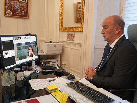 La Comisión de Modernización de la FEMP, presidida por Miguel Ángel de Vicente, centra su encuentro mensual de ‘los jueves' en la...
