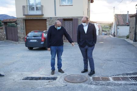 Navas de San Antonio inaugura, en presencia del presidente de la Diputación, su nuevo edificio destinado al servicio de guardería