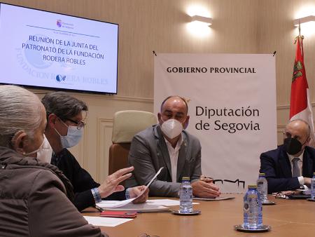 El Patronato de la Fundación Rodera Robles, presidido por Miguel Ángel de Vicente, apuesta por seguir mostrando la vida segoviana del siglo XX...