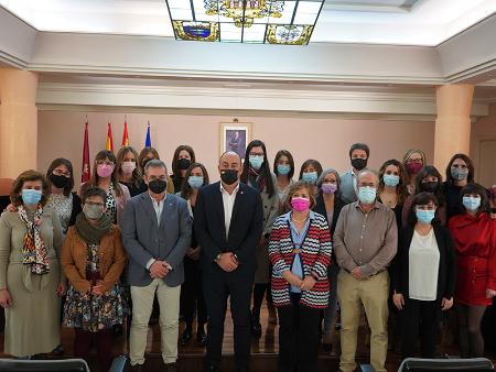 Diecinueve profesionales toman posesión como funcionarios en la Diputación