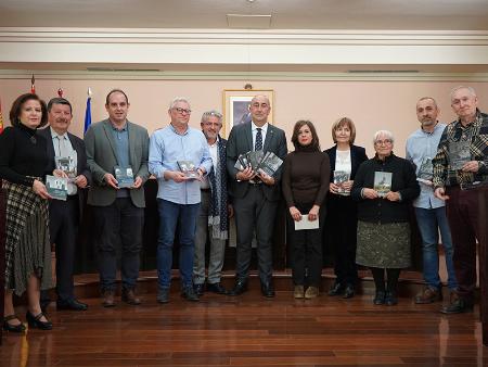 El salón de Plenos de la Diputación acoge la presentación de la colección de libros ‘La provincia de Segovia, al detalle’, publicada por la...