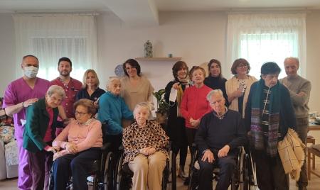 El CSS La Fuencisla ha recibido la visita de Mayte Sancho y Pura Díaz, psicólogas y gerontólogas, que han querido conocer de primera mano las...