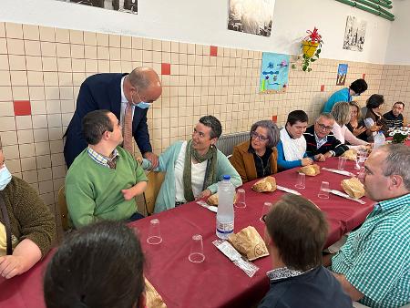 El CAPDI Los Juncos celebra su Día de la Familia en compañía del presidente de la Diputación
