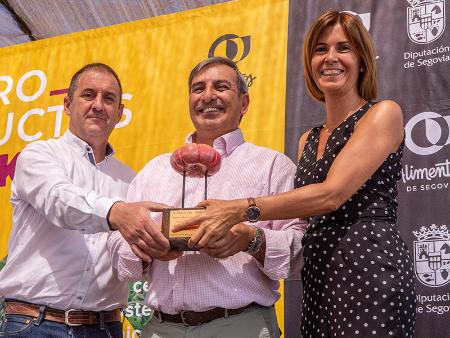 La Feria del Tomate de Martín Muñoz de las Posadas vuelve a cosechar éxitos entre versos de Neruda y Alimentos de Segovia