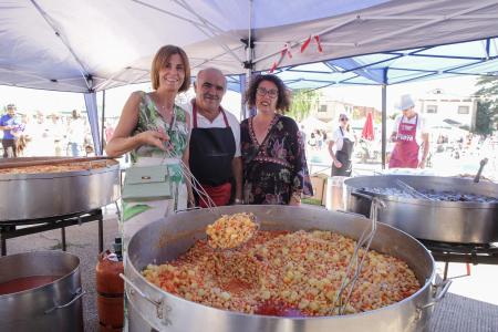 Garbanzos, vino y hojuelas protagonizan un fin de semana repleto de Alimentos de Segovia, que ha tenido como puntos de encuentro a Labajos,...