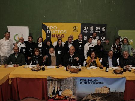 El sabor único del lechazo de Sacramenia conquista a más de setecientas personas en el segundo evento gastro - Km0 organizado por la Diputación