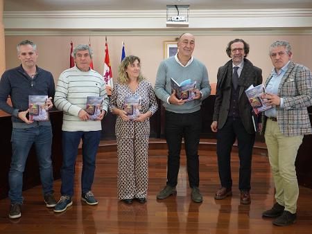El libro 'Ritual, tiempo y memoria' publicado por la Diputación y presentado hoy recoge la tradición del Carnaval de Arcones y otras...