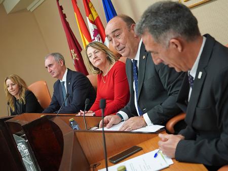 El Centro Asociado a la UNED en Segovia abre el curso en la Diputación con la lección de la científica titular del CSIC, Elea Giménez