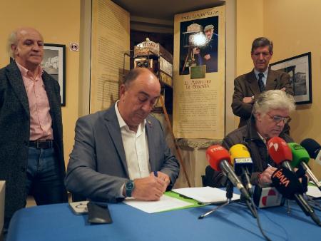 El Patronato de la Fundación del Museo Rodera Robles, que preside Miguel Ángel de Vicente, recibe la cesión de la máquina de ‘El Minutero de...