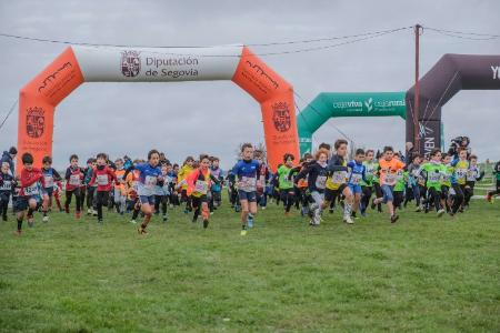 Cientos de escolares de toda la provincia participaron en la jornada escolar de Campo a Través coincidiendo con la edición número cincuenta y...