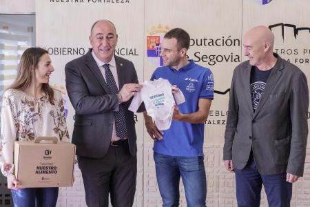Marina Muñoz y Francisco Herrero reciben el reconocimiento de la Diputación y toda la provincia a sus éxitos deportivos logrados durante 2023