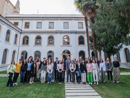La IE Foundation celebra los logros académicos de los cincuenta y cuatro estudiantes de IE University becados por la Diputación en este curso...
