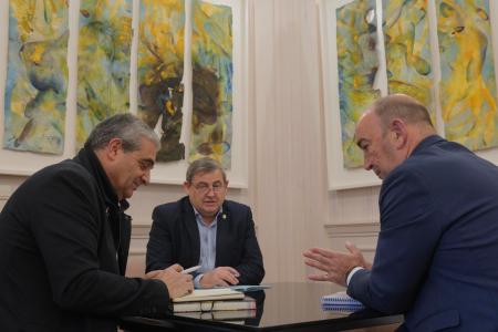 Los alcaldes de Cantimpalos, Coca, Navalilla, Sepúlveda, Urueñas y Adrados trasladan al presidente de la Diputación la actualidad de sus...