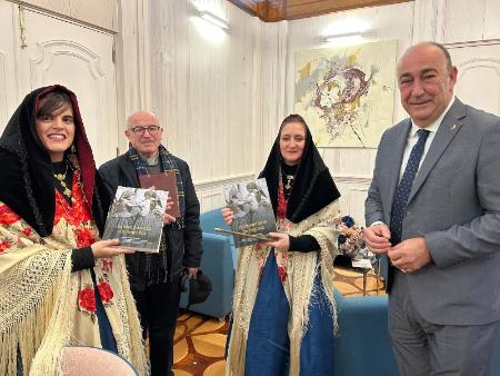El presidente de la Diputación recibe a las alcaldesas de Zamarramala en el Palacio Provincial
