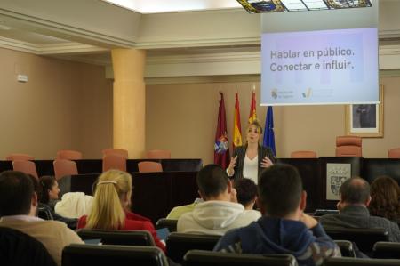 La especialista en Comunicación Ana Herrero comparte, en la segunda cita de la Escuela de Gestión y Buen Gobierno de la Diputación, algunas...