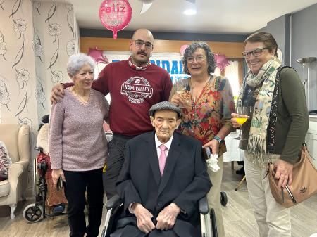 La residencia La Alameda de la Diputación vuelve a celebrar otro aniversario centenario con el cumpleaños de Baldomero