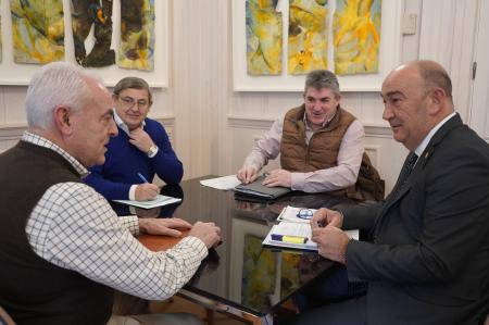 Otros seis alcaldes de la provincia trasladan al presidente de la Diputación diferentes demandas para sus pueblos