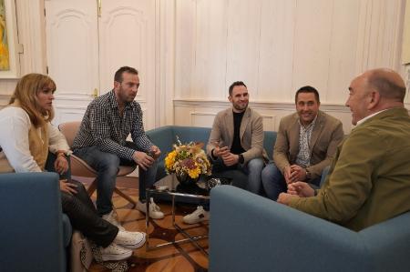 Miguel Ángel de Vicente se reúne con la nueva Junta Directiva de AJE Segovia