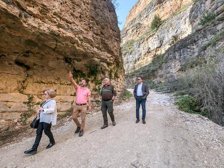 El diputado de Turismo visita la obra realizada en Villar de Sobrepeña gracias al Plan de Sostenibilidad Turística Hoces de Segovia de la...