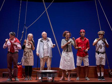 El público del Teatro Juan Bravo vuelve a recibir a Els Joglars con un lleno absoluto