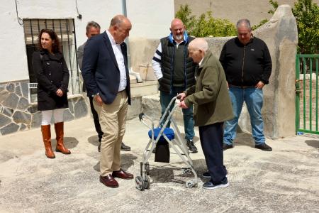 Miguel Ángel de Vicente comienza en El Espinar, Zarzuela del Monte y Navas de San Antonio una nueva gira de visitas por los municipios de la...